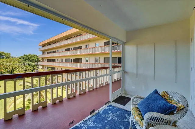 $2,000 | 5300 Washington Street, Unit V308, Hollywood, FL 33021