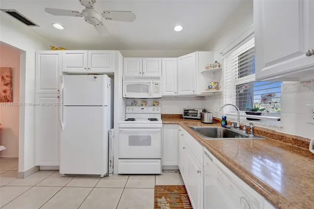 $2,000 | 5300 Washington Street, Unit V308, Hollywood, FL 33021