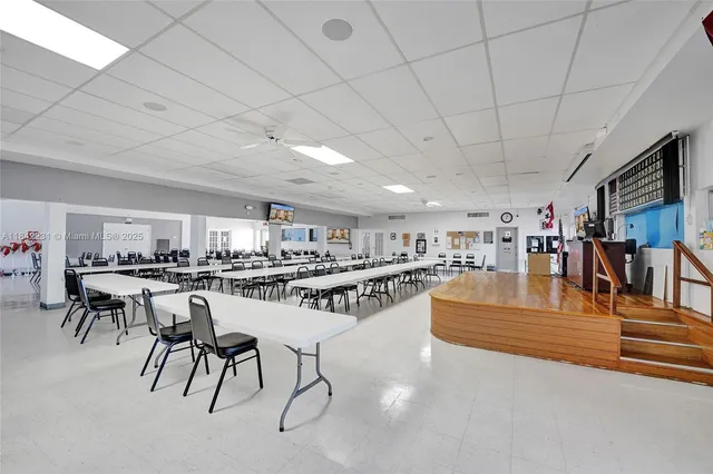 $2,000 | 5300 Washington Street, Unit V308, Hollywood, FL 33021