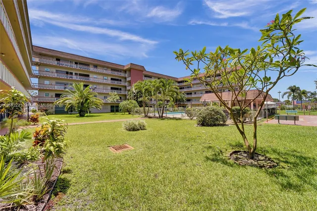 $2,000 | 5300 Washington Street, Unit V308, Hollywood, FL 33021