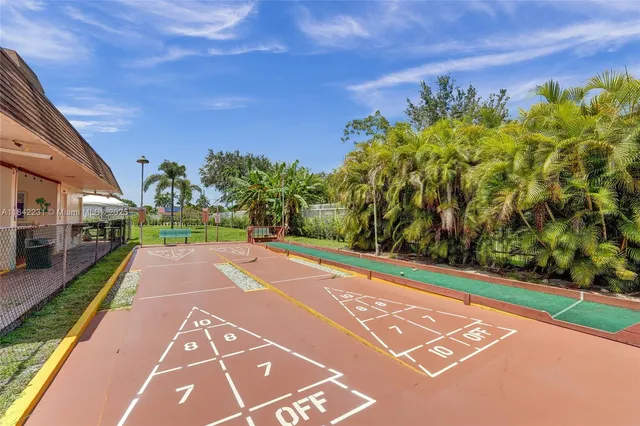 $2,000 | 5300 Washington Street, Unit V308, Hollywood, FL 33021