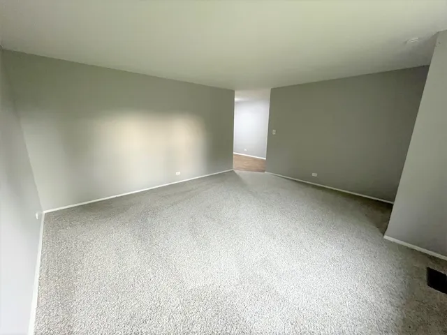 $346,500 | 552 Cochise Place, Carol Stream, IL 60188