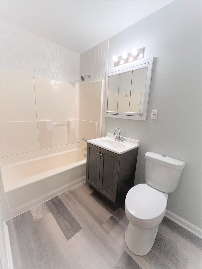 552 Cochise Place Carol Stream, IL 60188 - Photo 7 of 16