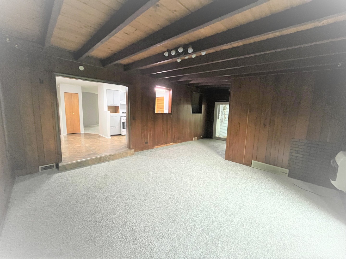 552 Cochise Place Carol Stream, IL 60188 - Photo 10 of 16