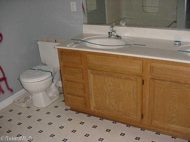 2654 Rhodes Road Lexington, NC 27292 - Photo 7 of 10 Master Bath/Spa.