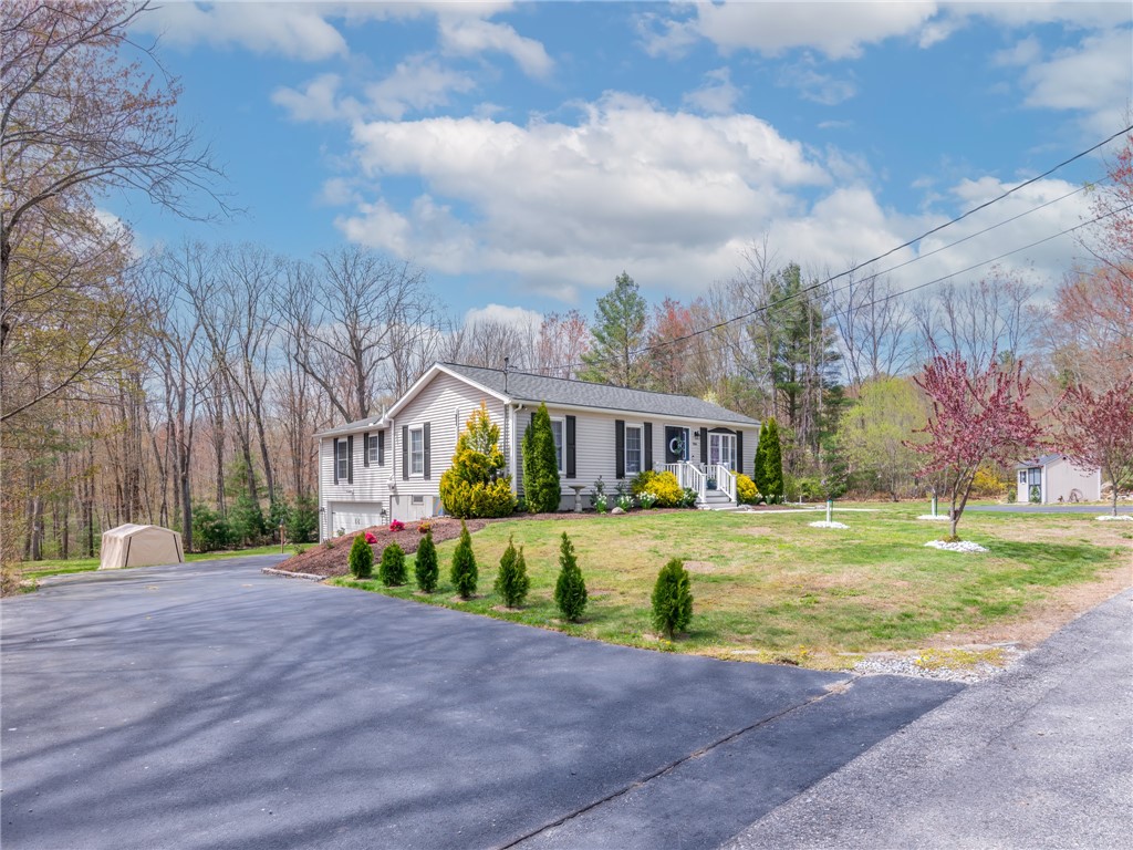 704 Hill Road Burrillville, RI 02859 - Photo 3 of 37