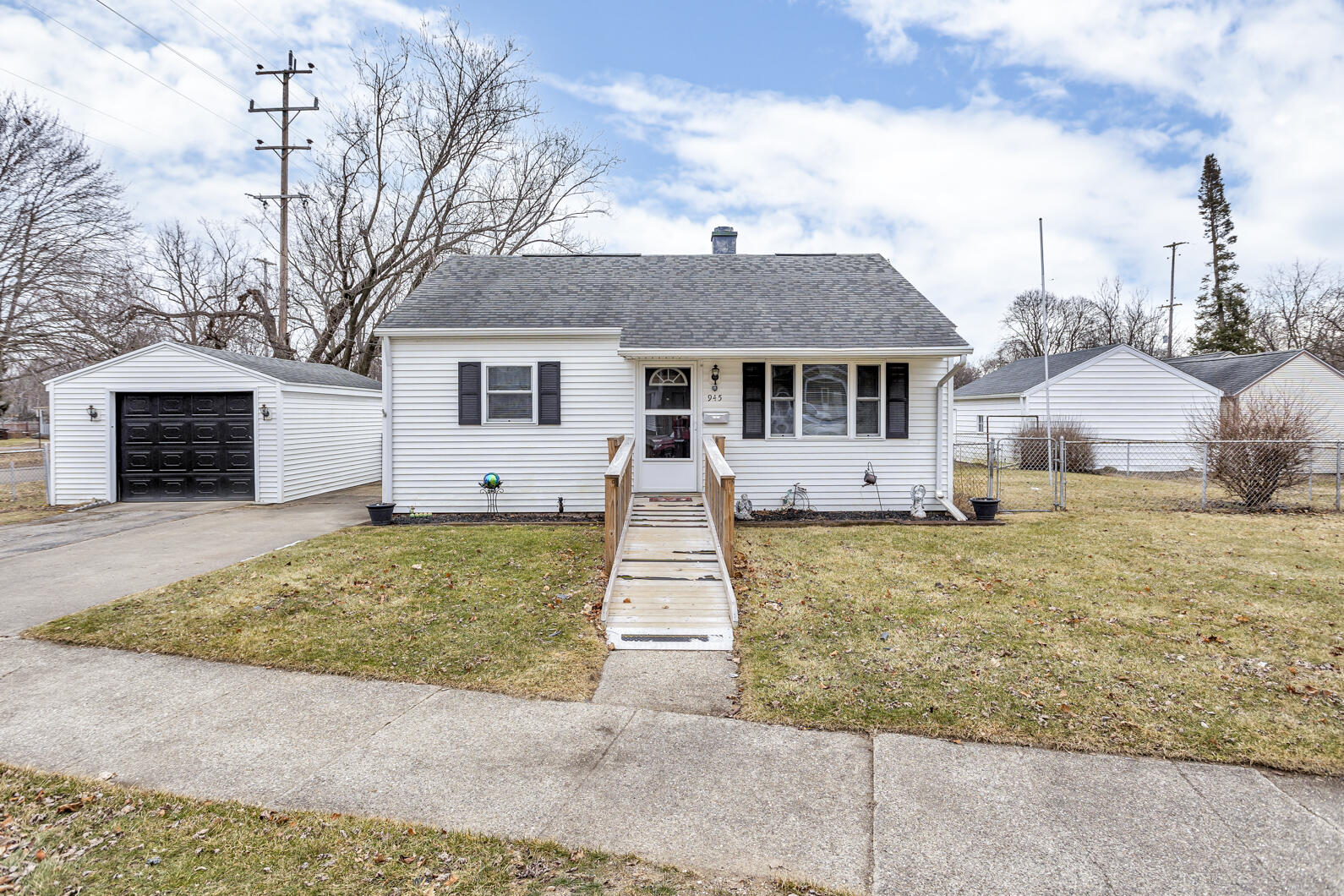 945 Allen Road Jackson, MI 49202 - Photo 1 of 15 0N0A6910