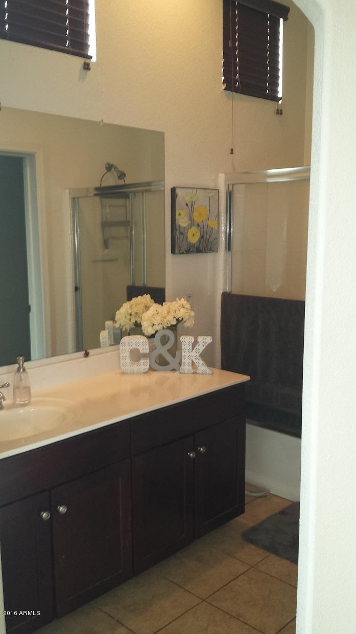 2401 East Rio Salado Parkway, Unit 1002 Tempe, AZ 85288 - Photo 17 of 25 Master Bathroom