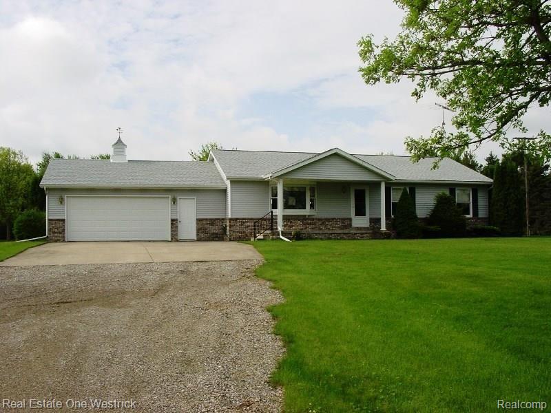 8393 Yale Road Avoca, MI 48006 - Photo 4 of 36