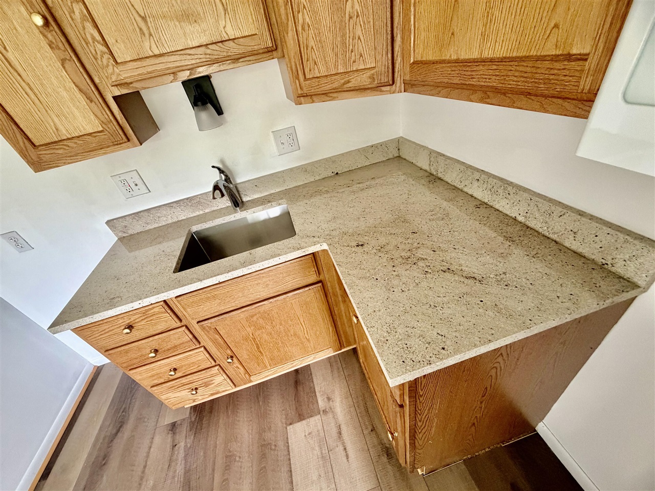 1705 Charlton Road Trenton, MI 48183 - Photo 10 of 17
