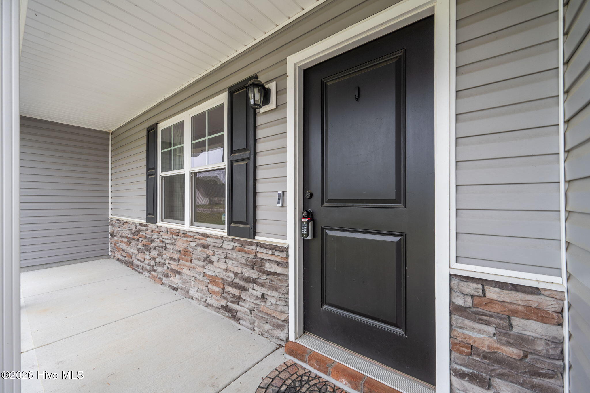 111 Anderson Avenue Holly Ridge, NC 28445 - Photo 4 of 29 Front Porch