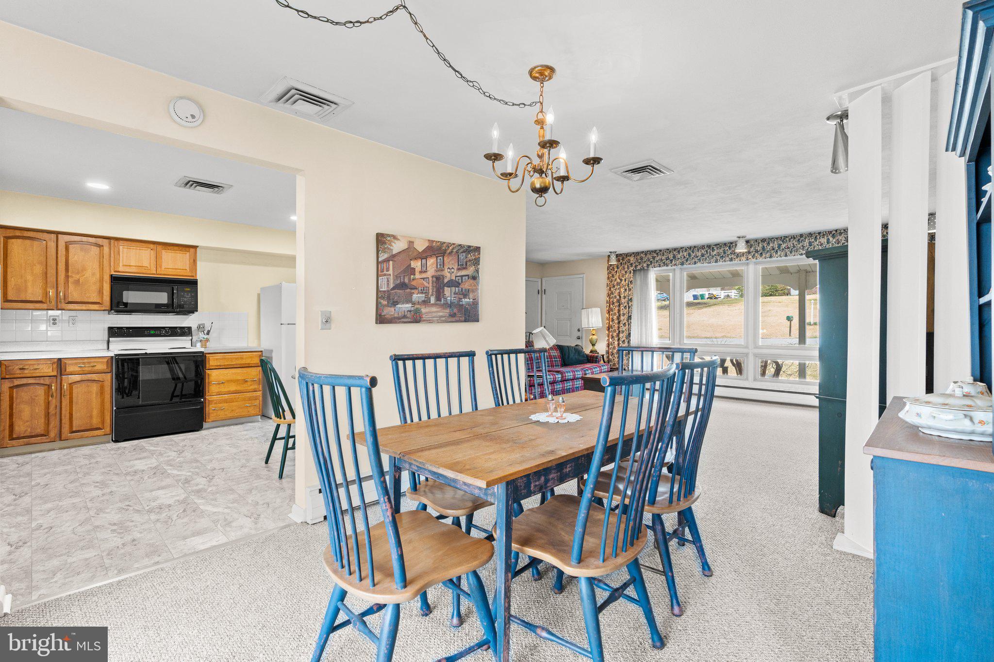 5343 Windsor Road Harrisburg, PA 17112 - Photo 3 of 35 Dining Room
