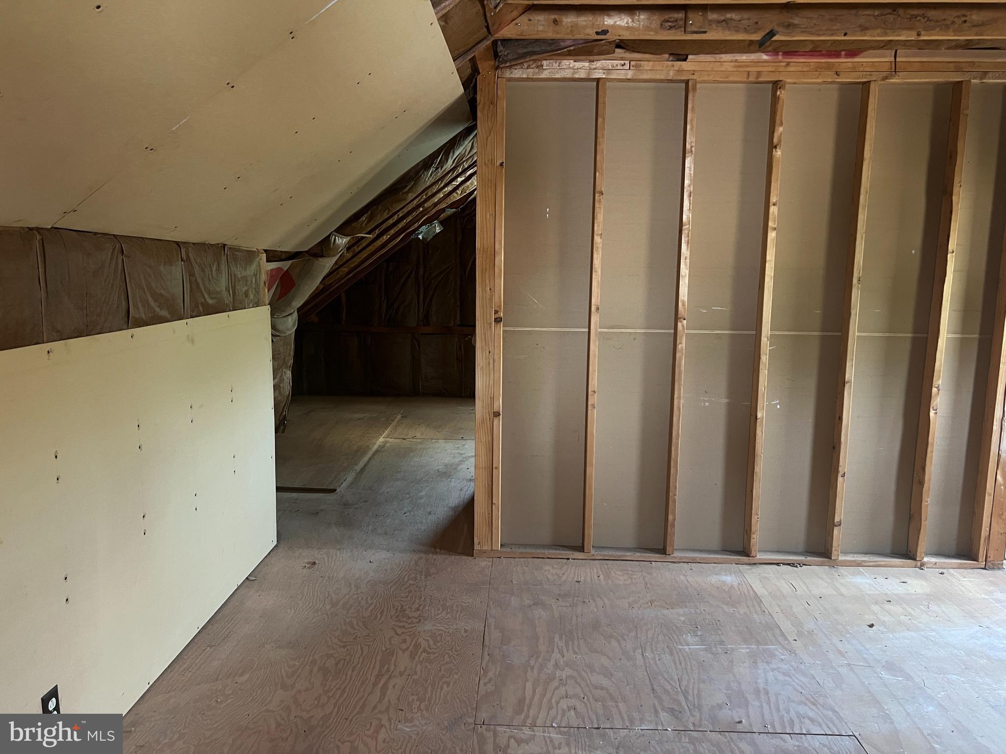 120 High Street Leesburg, NJ 08327 - Photo 10 of 12 Attic