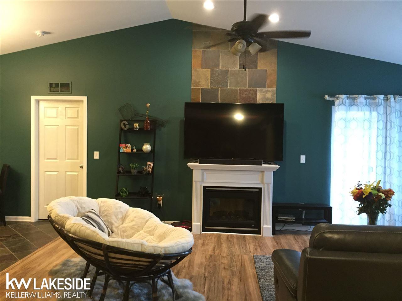 45601 Heather Ridge Drive, Unit 161 Macomb, MI 48044 - Photo 3 of 13 Gallery Image 3