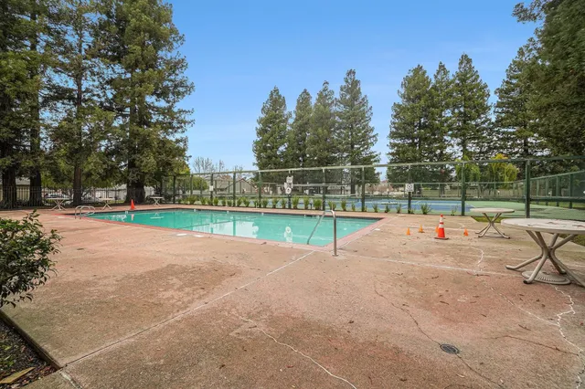 $898,000 | 674 St Ives Court, Walnut Creek, CA 94598