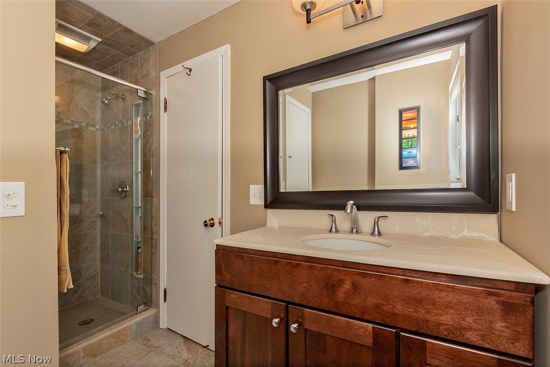 22025 Rye Road Beachwood, OH 44122 - Photo 22 of 34 en suite master bath beautifully remodeled.