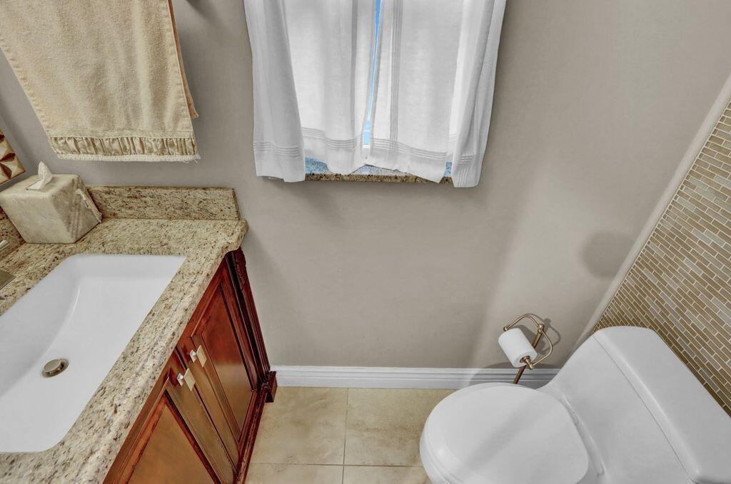 2665 Northwest 41st Street Boca Raton, FL 33434 - Photo 10 of 21 Powder Room