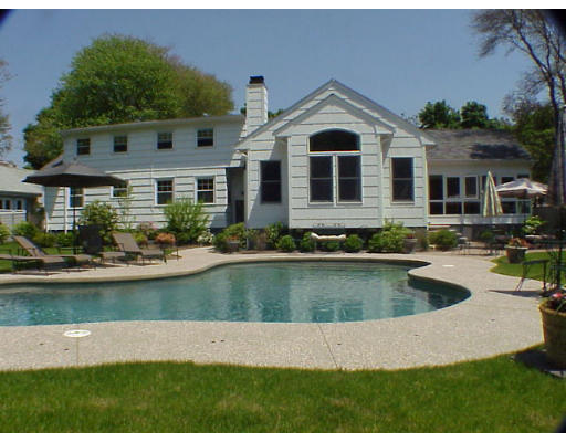 100 Evelyn Road Newton, MA 02468 - Photo 14 of 15