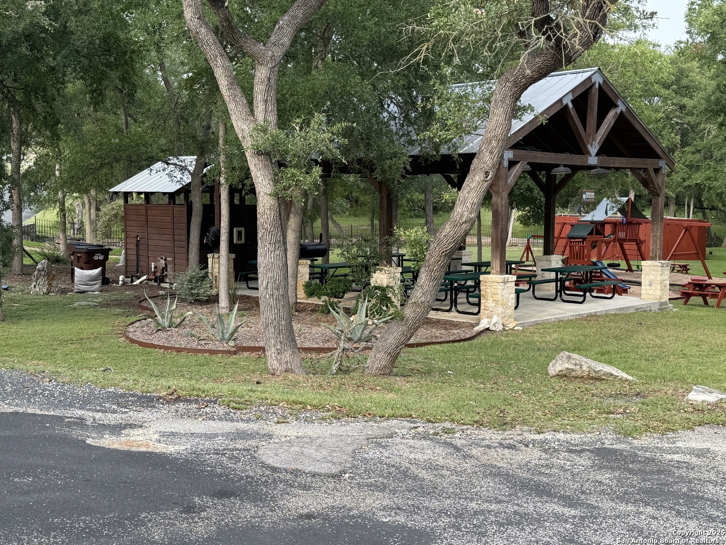 431 Private Road 1706 Helotes, TX 78023 - Photo 3 of 4