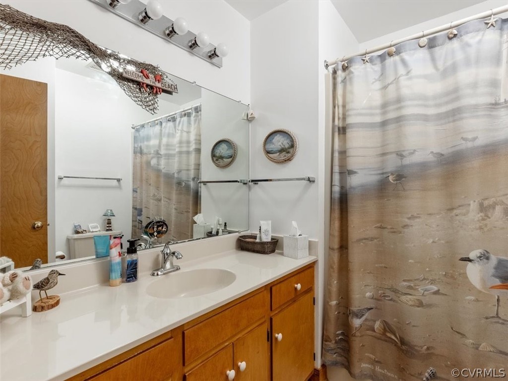 1345 Stavemill Road Powhatan, VA 23139 - Photo 21 of 41 Full hall bath with tub/shower.