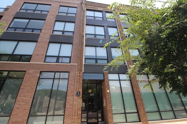 $3,350 | 5427 North Broadway, Unit 3G, Chicago, IL 60640
