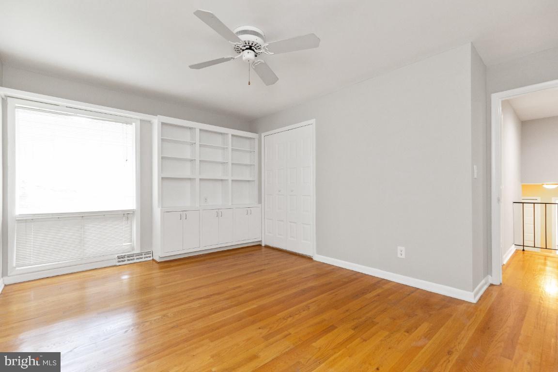 2345 Paddock Lane Reston, VA 20191 - Photo 22 of 42 2nd bedroom