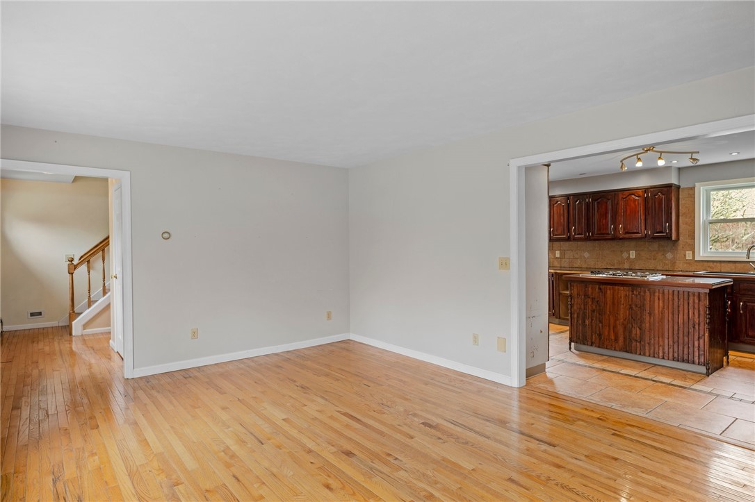 46 New Road Exeter, RI 02822 - Photo 8 of 49