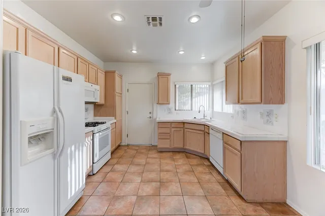 $1,825 | 2144 Desert Woods Drive, Henderson, NV 89012