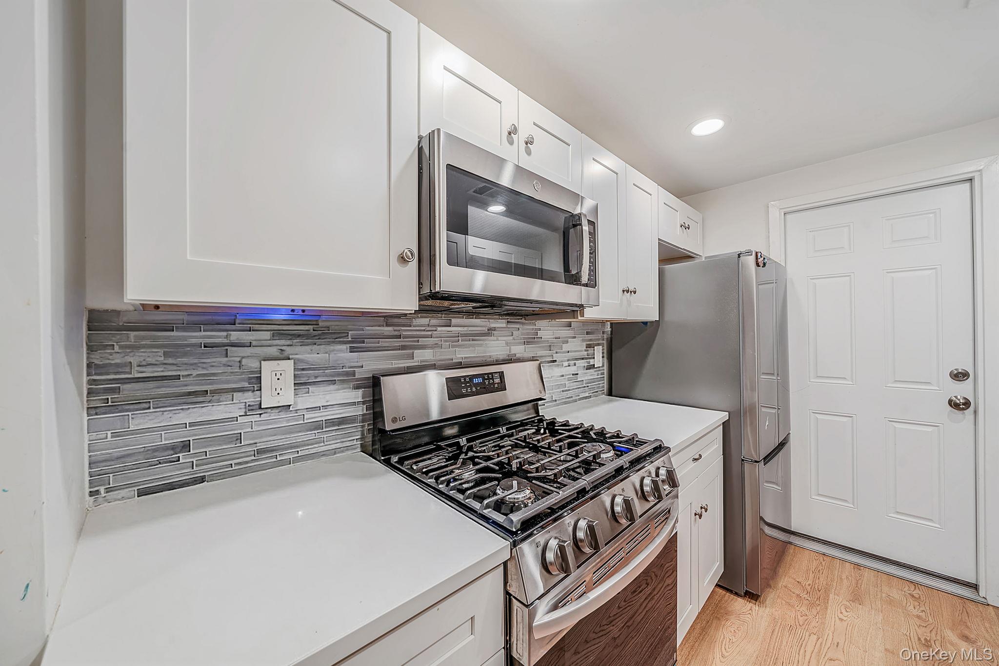 577 Blue Ridge Drive Medford, NY 11763 - Photo 8 of 36