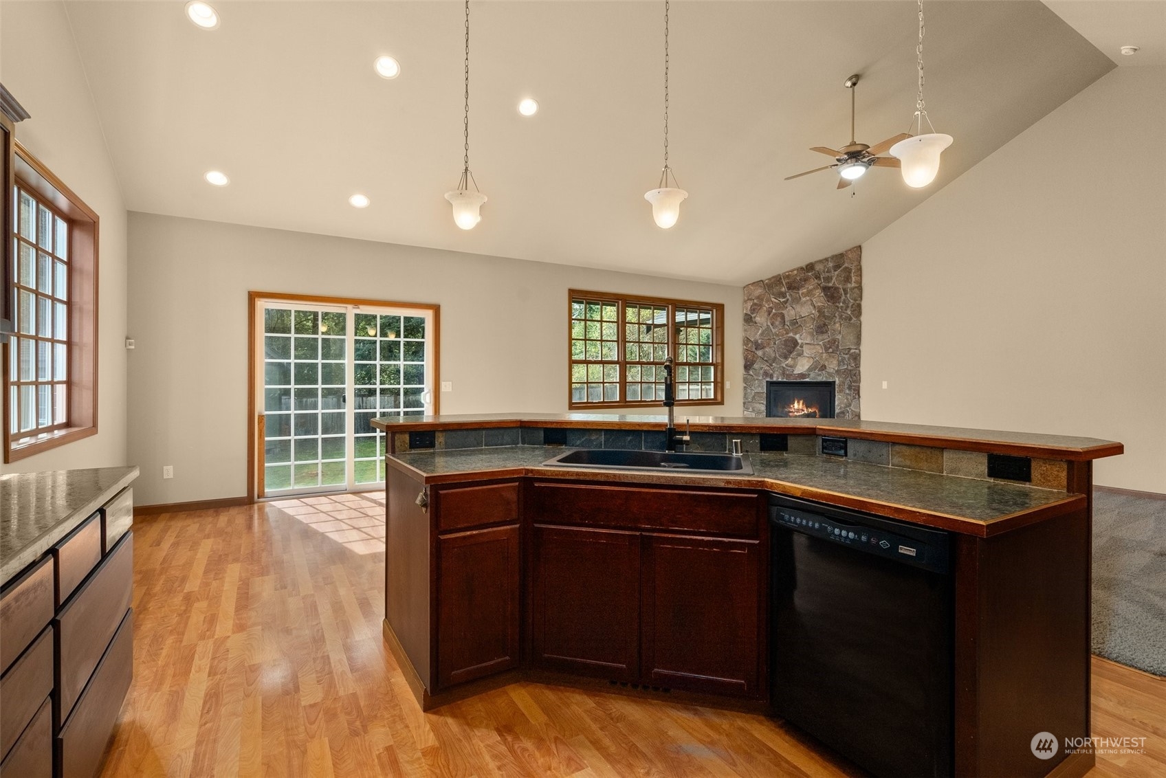 410 Raintree Loop Court Southeast Rainier, WA 98576 - Photo 14 of 35 Gallery Image 14