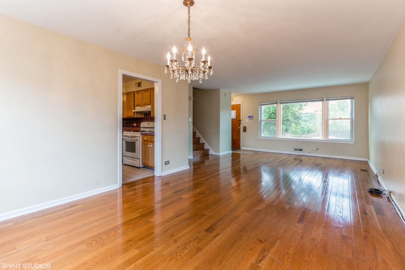 2751 West Rascher Avenue Chicago, IL 60625 - Photo 3 of 16 Gallery Image 3