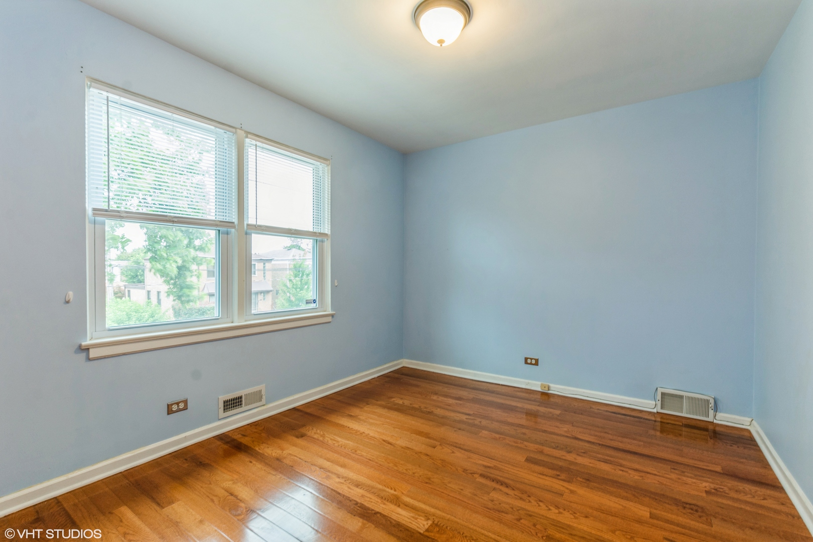 2751 West Rascher Avenue Chicago, IL 60625 - Photo 7 of 16 Gallery Image 7