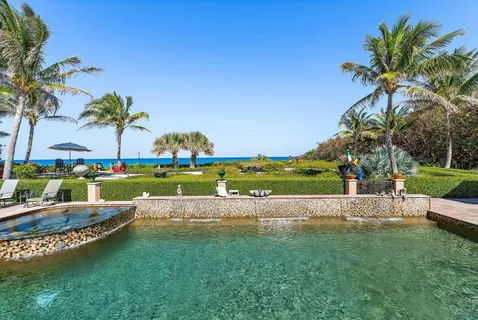 $22,000,000 | 527 South Beach Road, Hobe Sound, FL 33455
