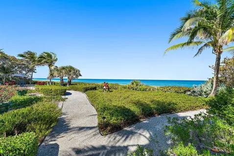 $22,000,000 | 527 South Beach Road, Hobe Sound, FL 33455