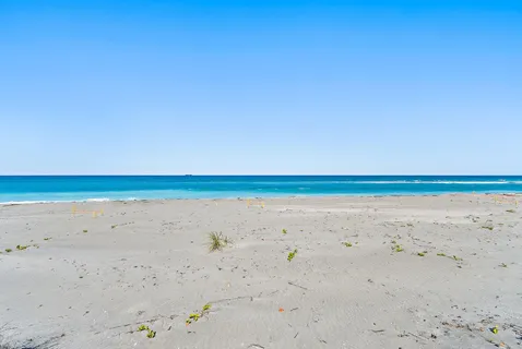 $22,000,000 | 527 South Beach Road, Hobe Sound, FL 33455