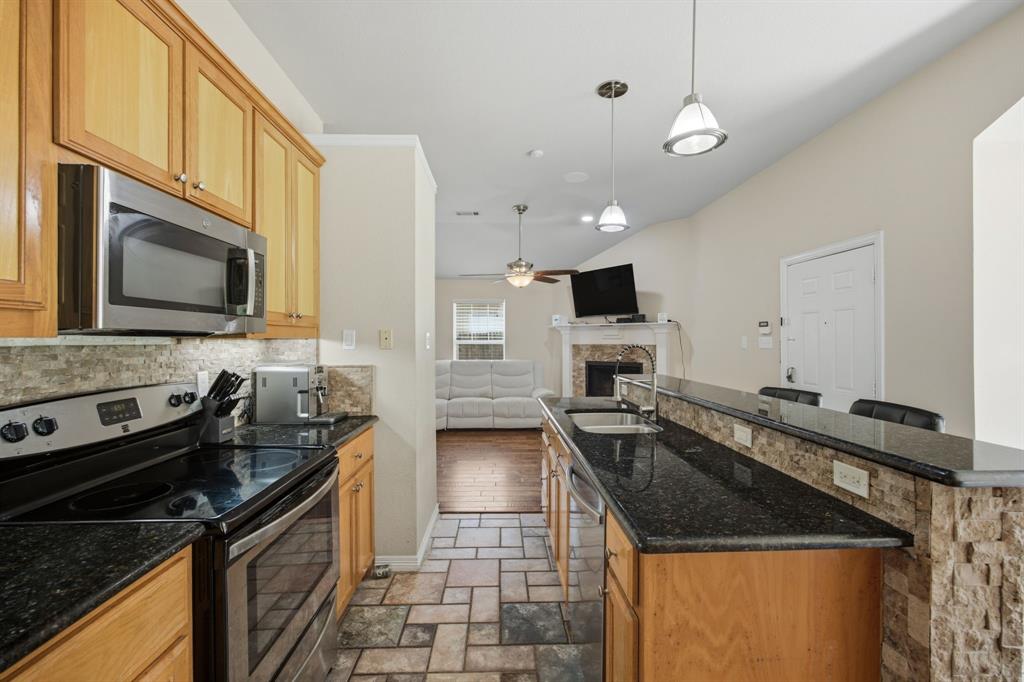 416 Scott Lane Pilot Point, TX 76258 - Photo 7 of 20 Gallery Image 7