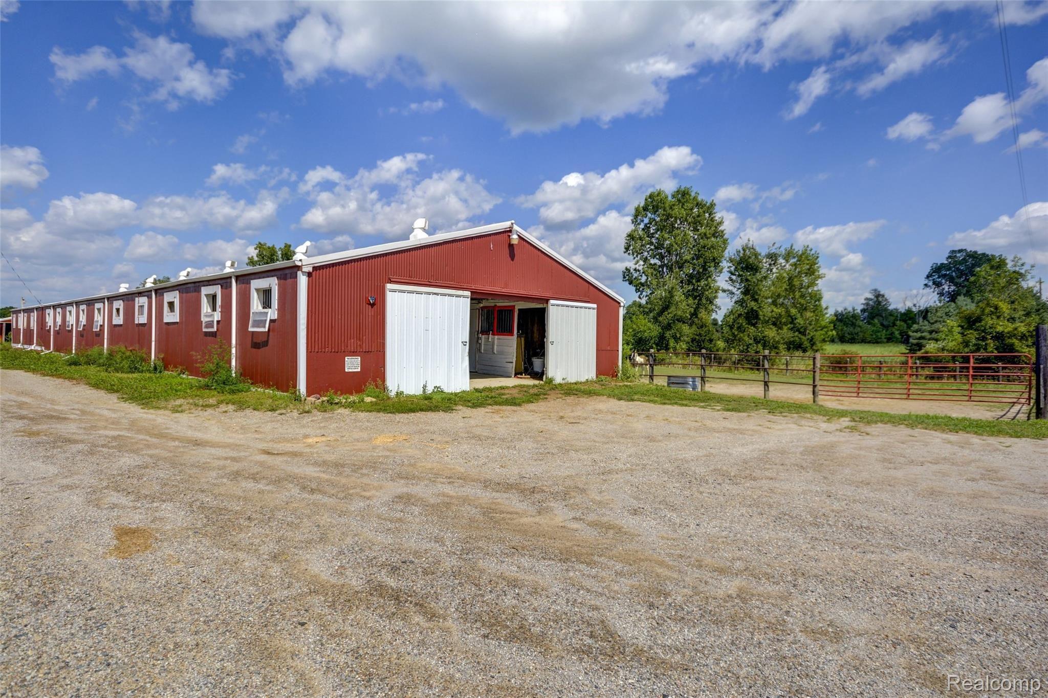 9451 East Prior Road Durand, MI 48429 - Photo 28 of 82 Front Barn