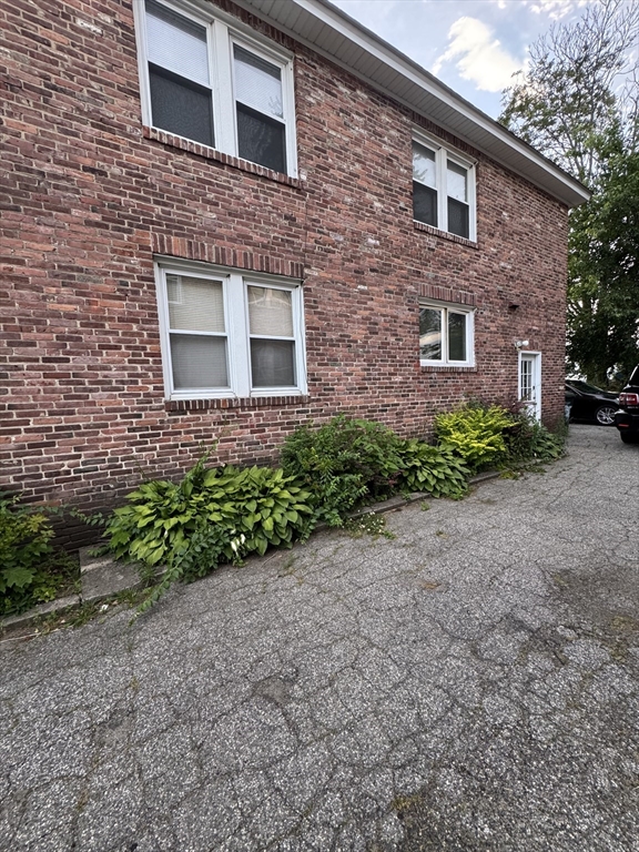 30-32 Colchester Street Springfield, MA 01109 - Photo 12 of 14