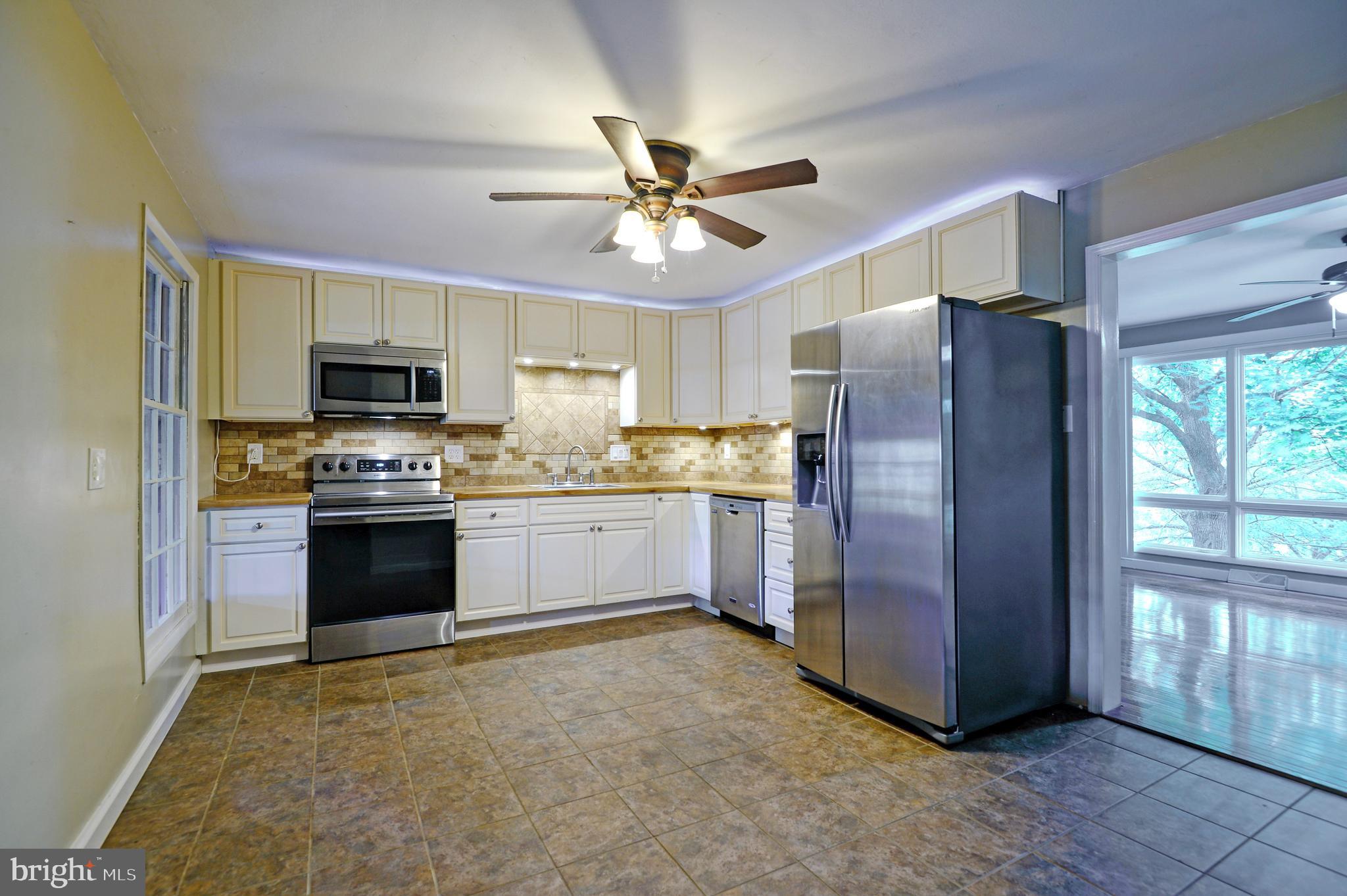 5998 Devonshire Road Harrisburg, PA 17112 - Photo 6 of 34 Gallery Image 6
