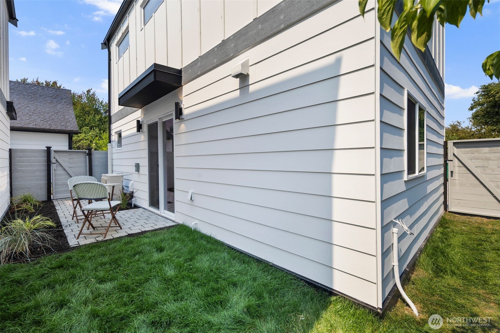 820 South Sullivan Street Seattle, WA 98108 - Photo 14 of 16 a view of backyard with sitting area