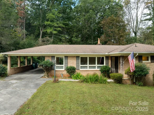 $299,900 | 3321 Hollyhill Circle, Valdese, NC 28690