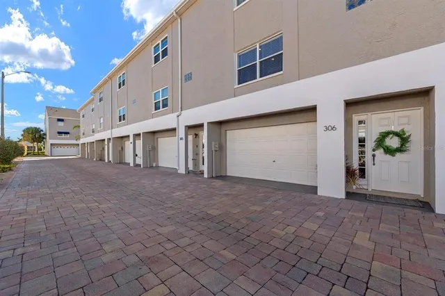 $499,000 | 1117 Pinellas Bayway South, Unit 306, St. Petersburg, FL 33715