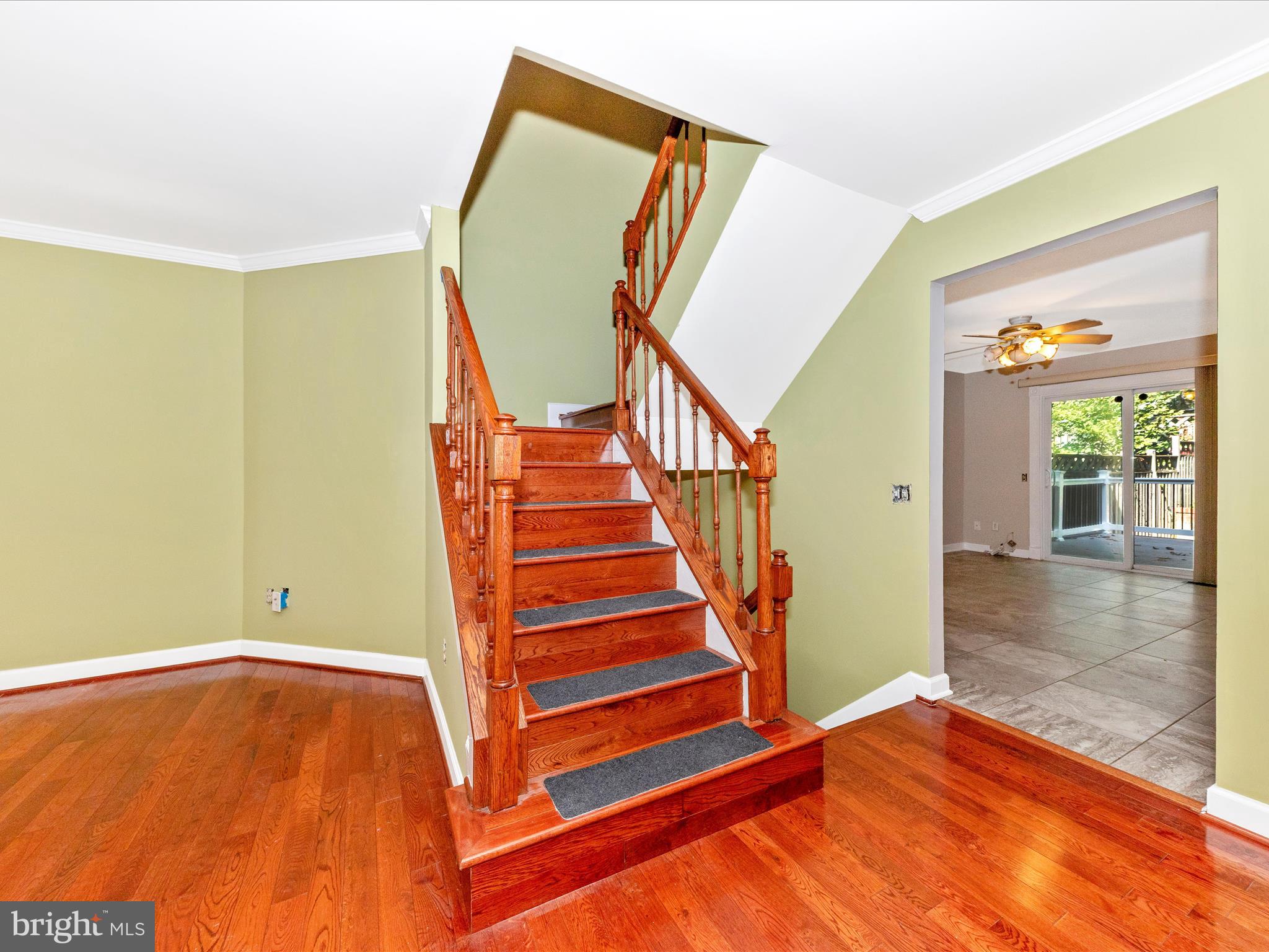 314 Crescendo Way Silver Spring, MD 20901 - Photo 20 of 57 a view of an front door