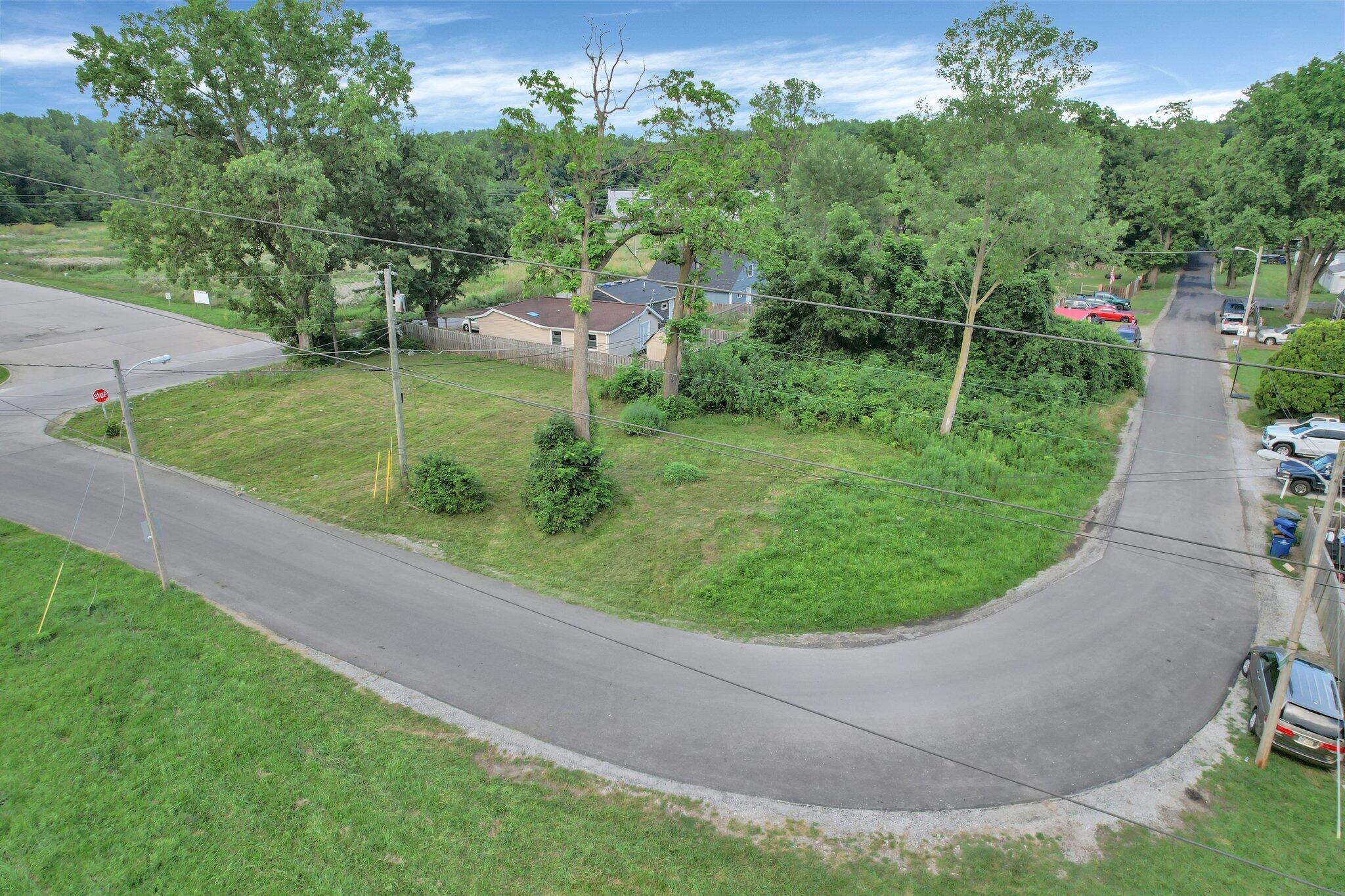 4741 Groves Road Columbus, OH 43232 - Photo 7 of 10 7-web-or-mls-4741-groves-rd