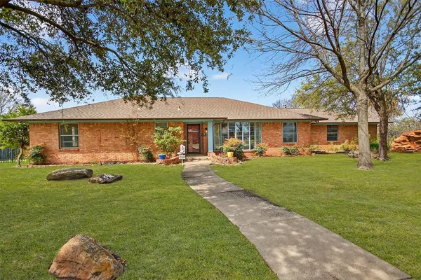 $445,400 | 902 South Alamo Road, Rockwall, TX 75087