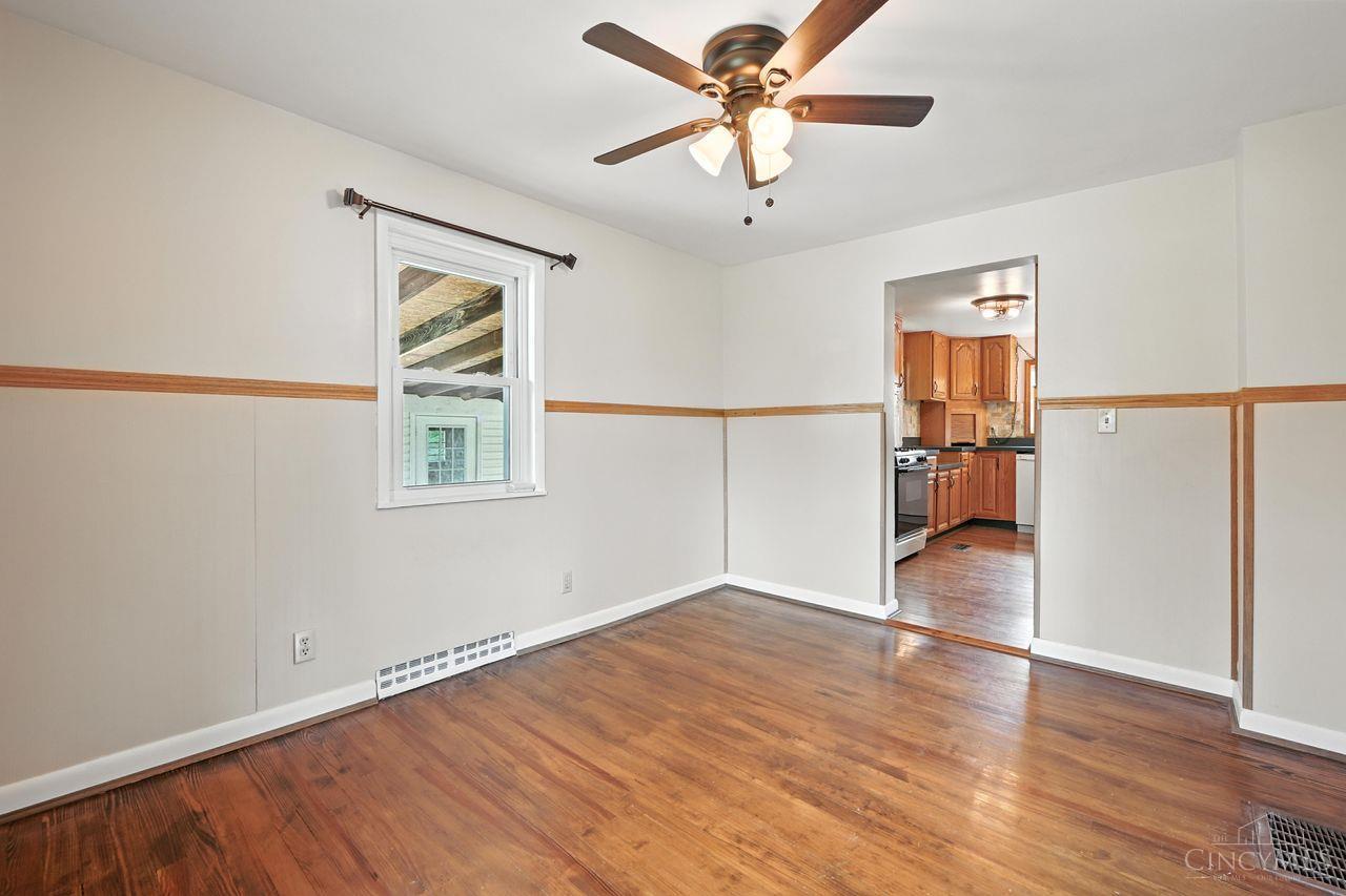 578 Fleming Road Cincinnati, OH 45231 - Photo 11 of 38