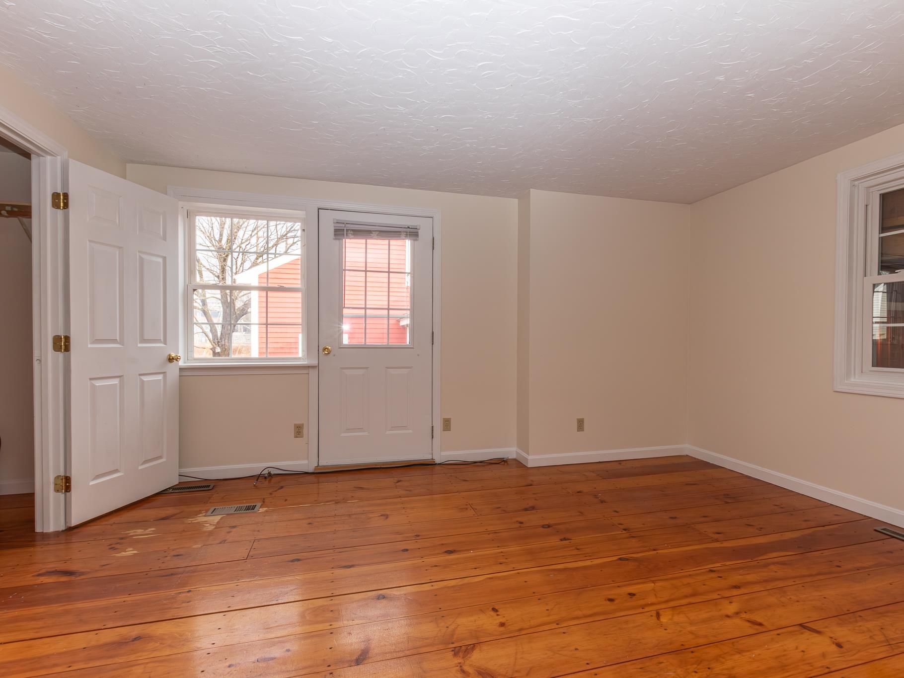 116 Island Street Keene, NH 03431 - Photo 9 of 52