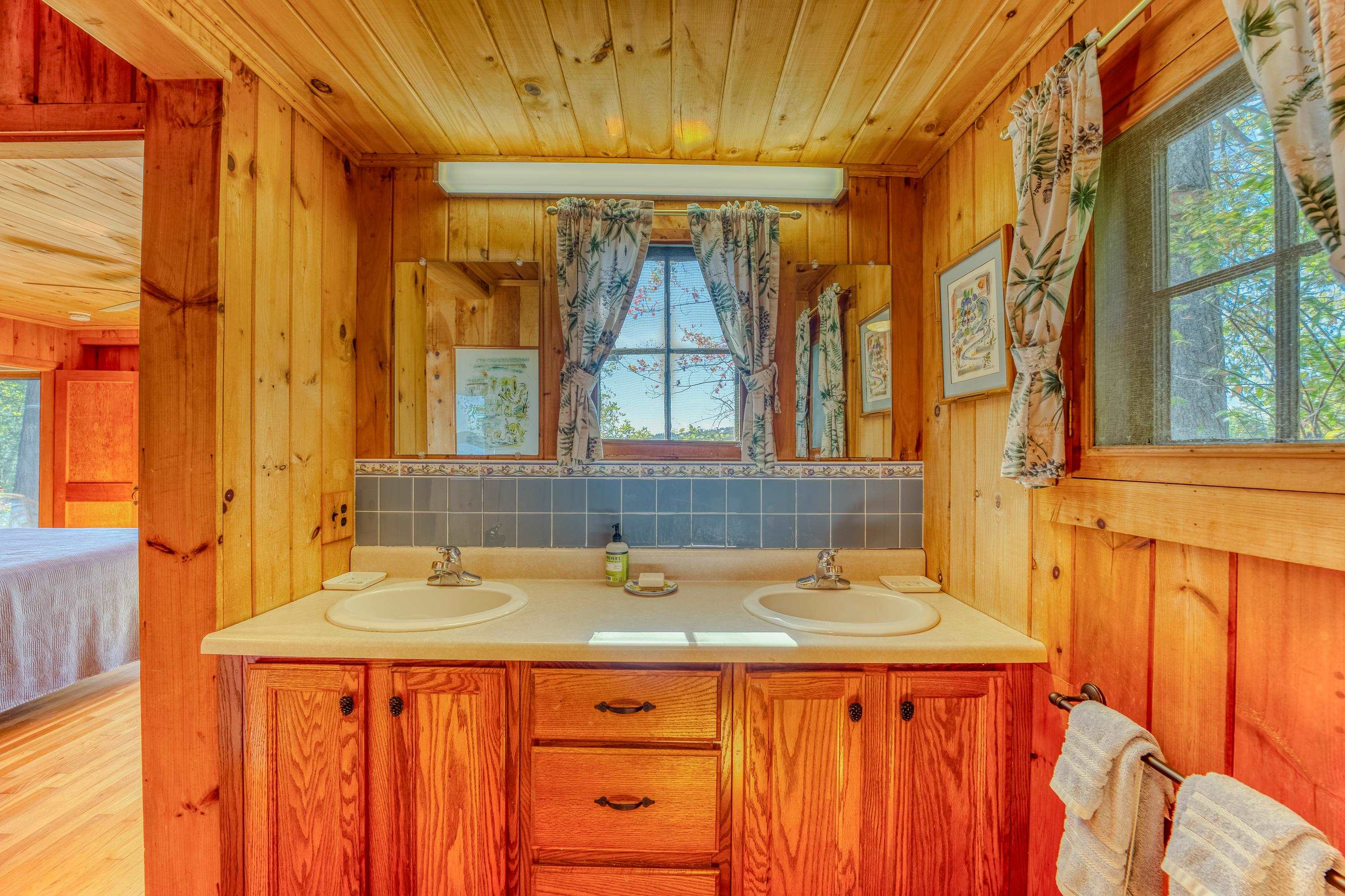 156 Mooney Point Road Holderness, NH 03245 - Photo 12 of 38