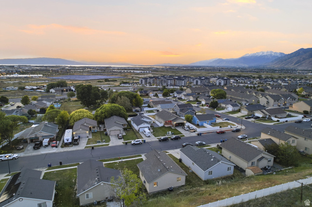 1662 East Ridgefield Road Spanish Fork, UT 84660 - Photo 17 of 18 Aerial perspective showcasing a residential neighborhood with diverse housing styles