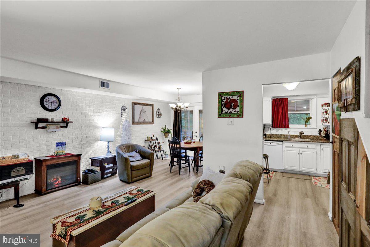 1153 Fox Run Reading, PA 19606 - Photo 4 of 23 Gallery Image 4